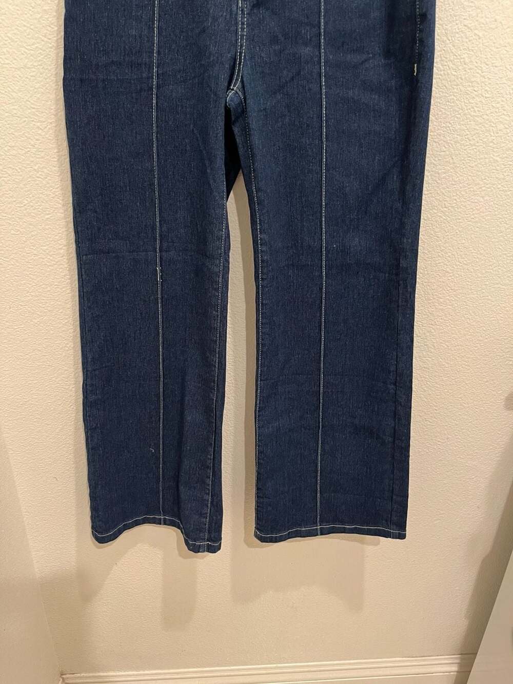 High-Waisted Contrast Stitch Wide Leg Jeans - Picture 3 of 8